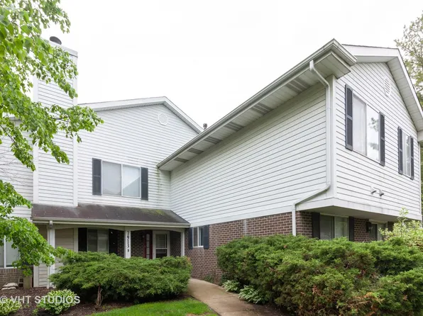 7913 Knottingham Cir APT B, Darien, IL 60561