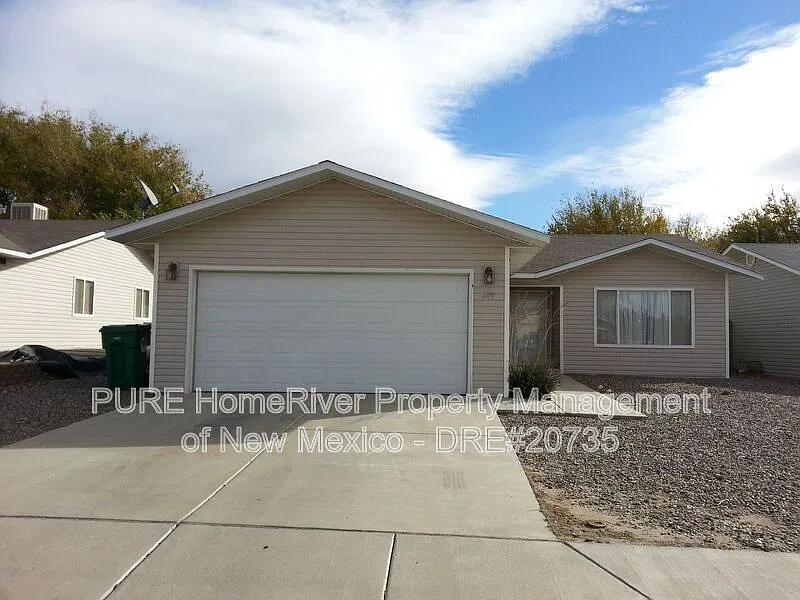 3 bed, 2.0 bath, 1203 sqft, $1,800 — Photo 1