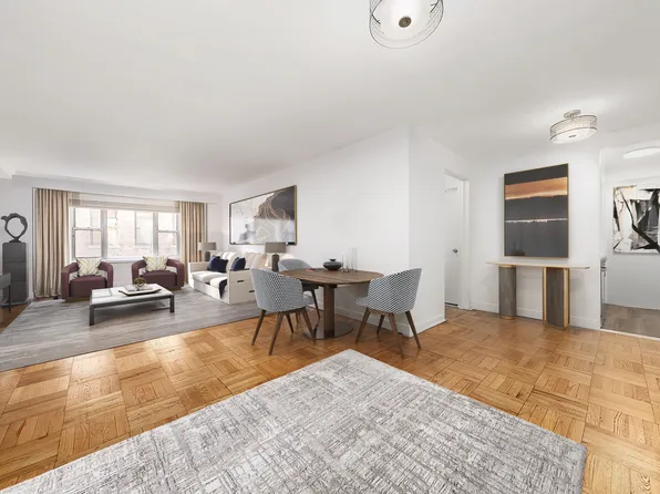 310 Lexington Avenue image 2 of 5