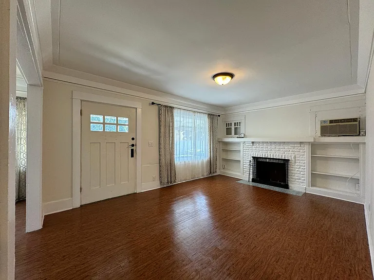 1183 N Normandie Ave — Photo 14