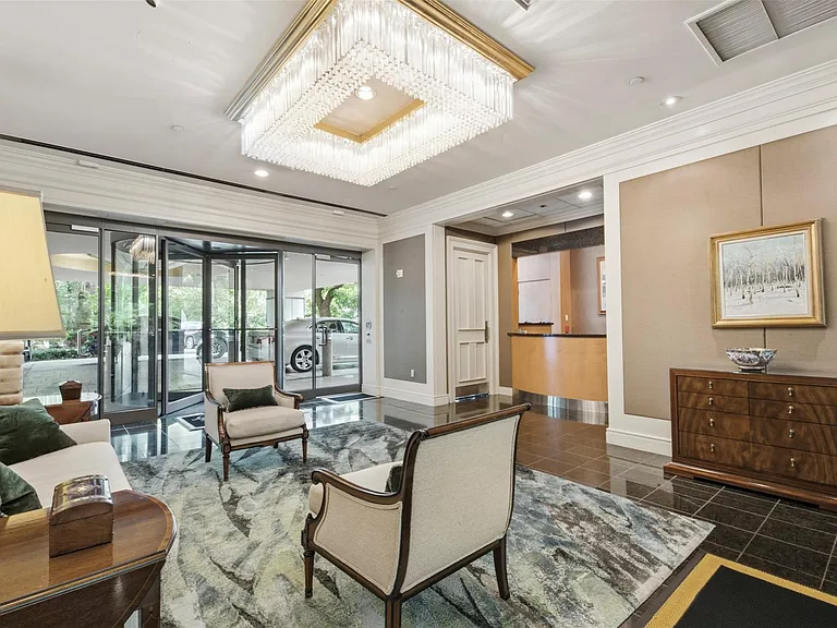121 N Post Oak Ln #2203 — Photo 28