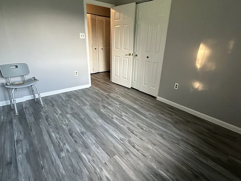 10 King Henry Cir #10 — Photo 12
