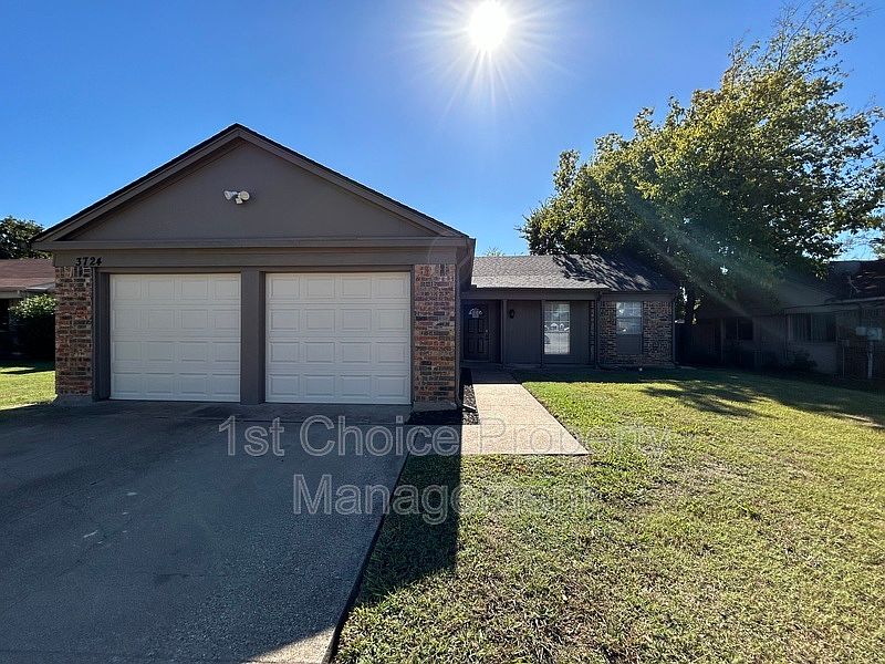 1st image of 3724 Staghorn Cir S