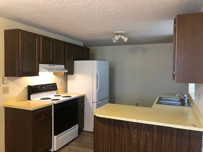 405 South 19th Avenue — Photo 3