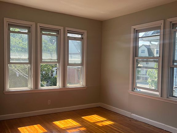 4th image of 899 S 19th St Floor 1