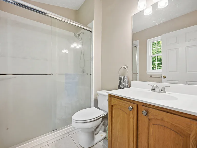 724 Bush Dr — Photo 12