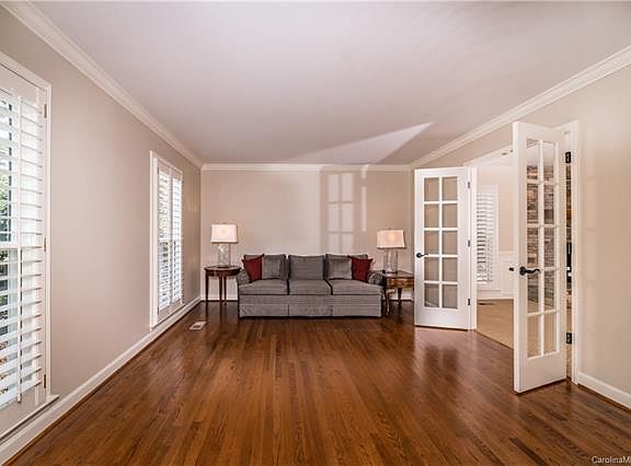 5th image of 2526 Oxborough Dr