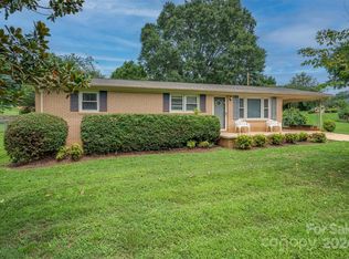 160 Lakeside Dr, Forest City, NC 28043