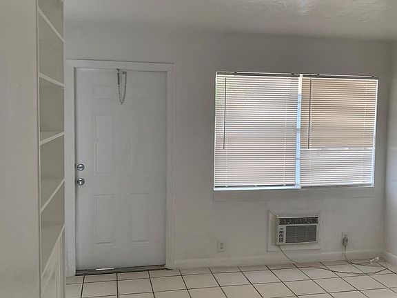 5th image of 225 S B St #4