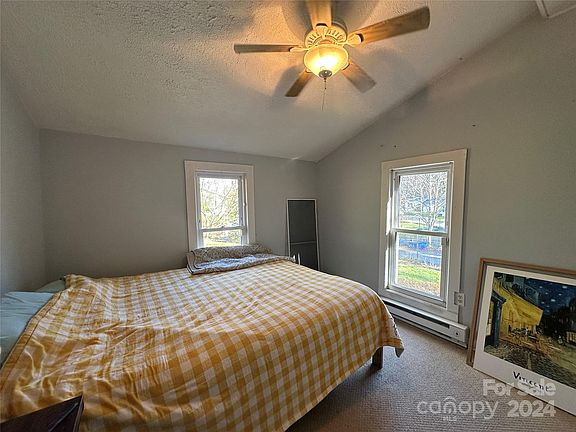 4th image of 405 Daisey Ave
