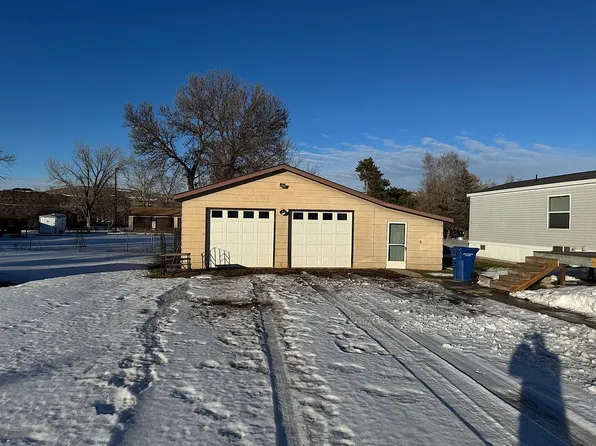 712 Fair St SE, Beulah, ND 58523