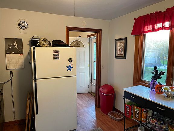 5th image of 2020 Midway Dr