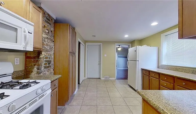 3942 Liberty Ave #2 — Photo 8