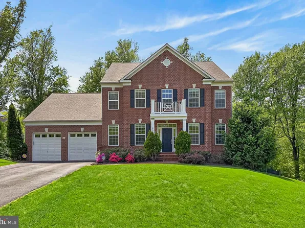 8901 Hargrove Ct, Fairfax, VA 22031