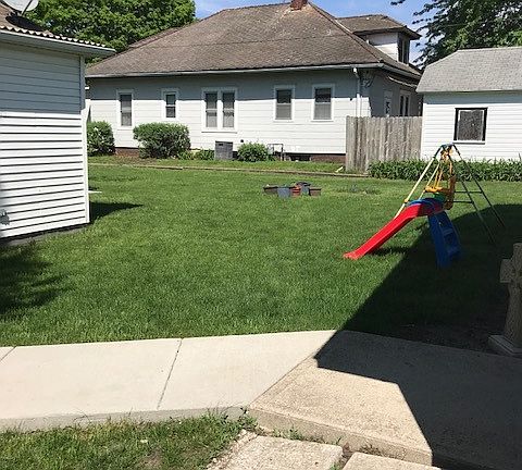 2nd image of 1122 W 3rd St