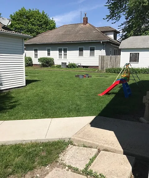 1122 W 3rd St — Photo 2