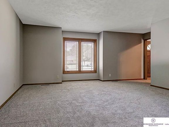 3rd image of 15508 Summerwood Dr
