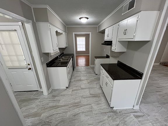 5th image of 1756 Rockdale Ave