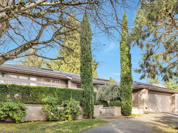 7622 NE 14th St, Medina, WA 98039