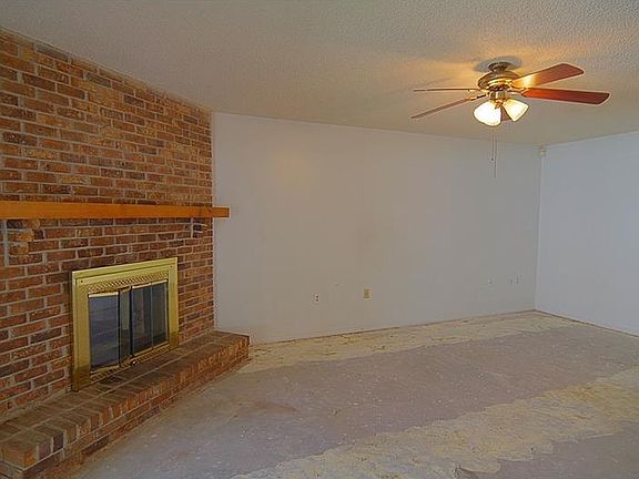 2nd image of 11204 Crossmill Dr