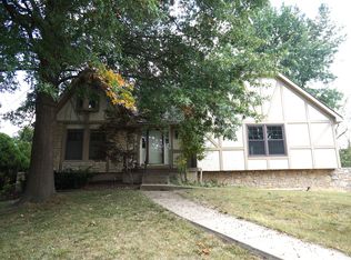 203 NE Oak Tree Cir, Lees Summit, MO 64086