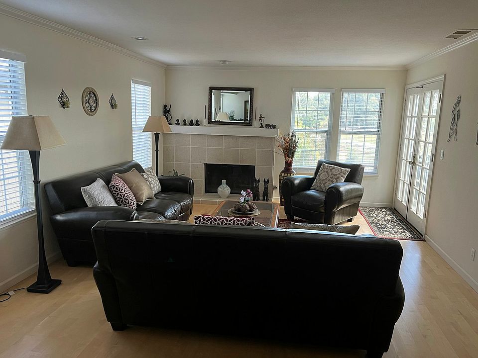 1st image of 66 Heritage Dr