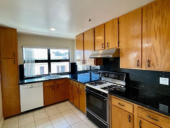 2nd image of 385 4th Ave