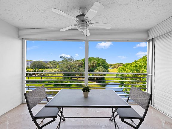 4th image of 3510 Oaks Way #406
