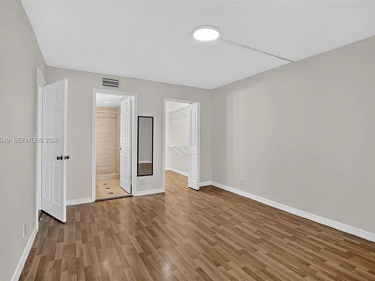 220 Lakeview Dr #210 — Photo 22