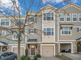 4 Prairie View Ct, Durham, NC 27703