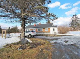 142 N Dexter Rd, Sangerville, ME 04479