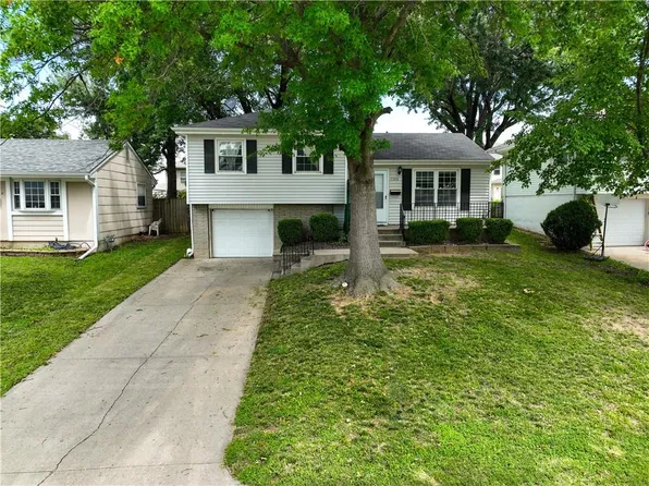 7308 NE 46th St, Kansas City, MO 64117