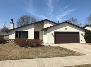 1301 S Irma St, Appleton, WI 54915