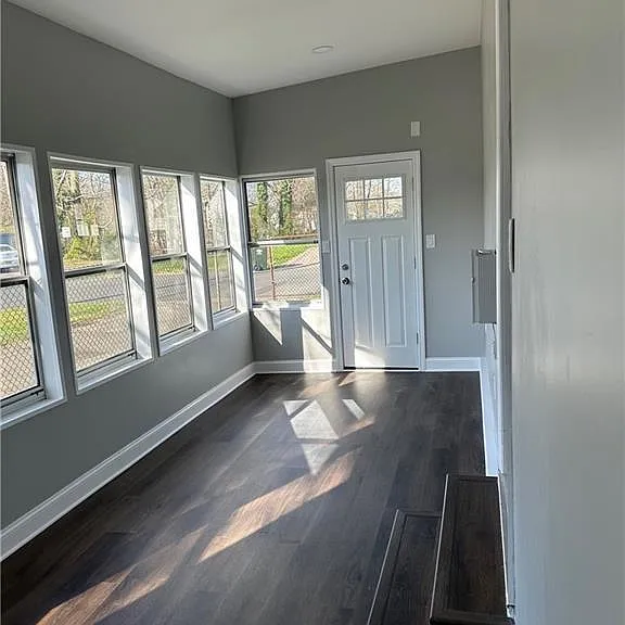 10 Lake Ave — Photo 20
