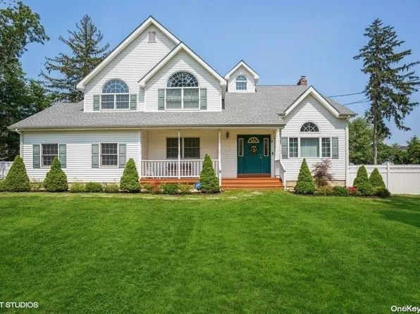 171 Gibbs Pond Rd Road, Nesconset, NY 11767