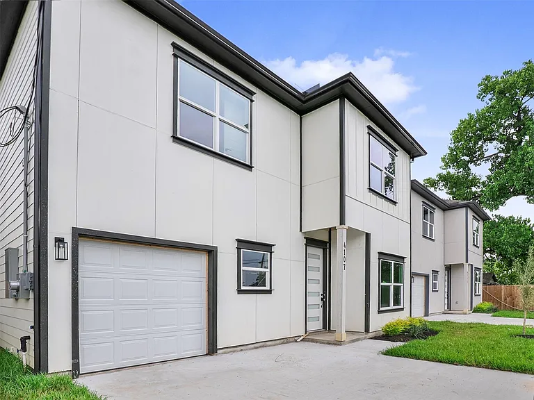 4103 E Toliver St — Photo 3