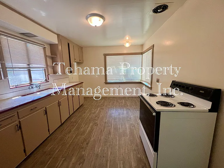 13650 Saint Marys Ave — Photo 6