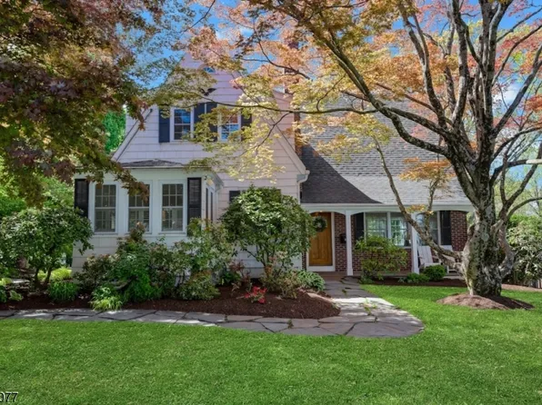 153 N Passaic Ave, Chatham Boro, NJ 07928