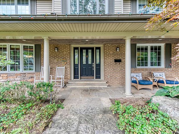 3rd image of 1319 Hillhurst Rd
