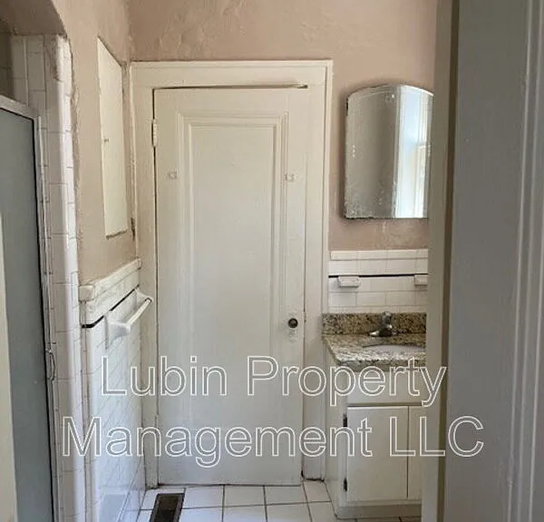 2191 Washington Ave #1 — Photo 3
