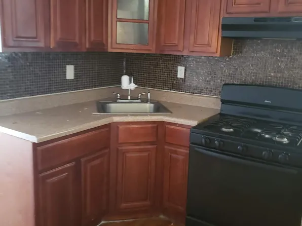 220 S 10th St, Newark, NJ 07107