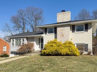 3305 Hillvale Rd, Barbourmeade, KY 40241