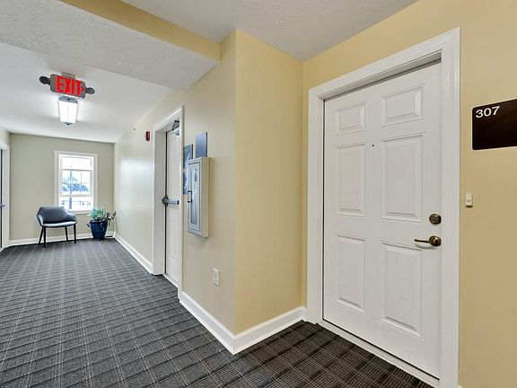3rd image of 1016 Thoroughgood Way APT 307