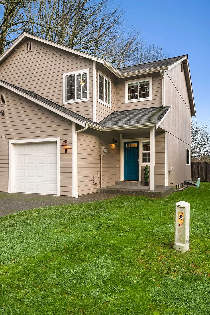 3 bed, 1300 sqft, $2,295 — Photo 1