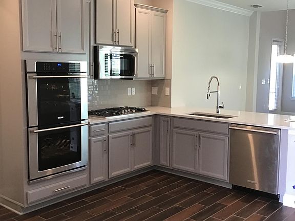 2nd image of 100 Clifton Bay Loop