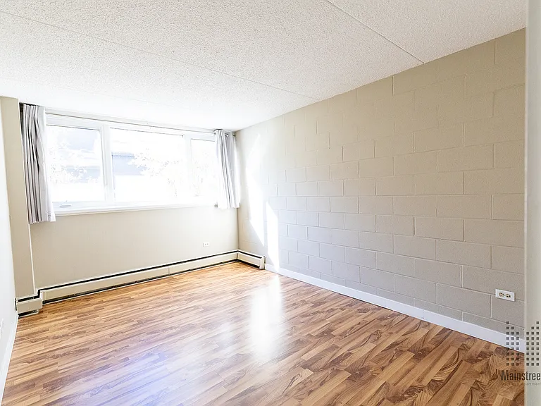 223 Victoria Dr — Photo 8