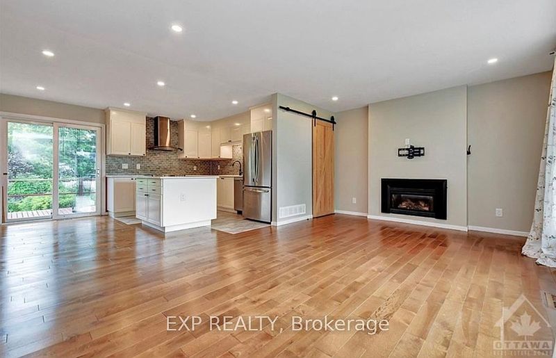 Ottawa House for rent - 3 Bedrooms — photo 2
