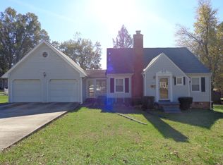 302 W Gilbreath St, Graham, NC 27253