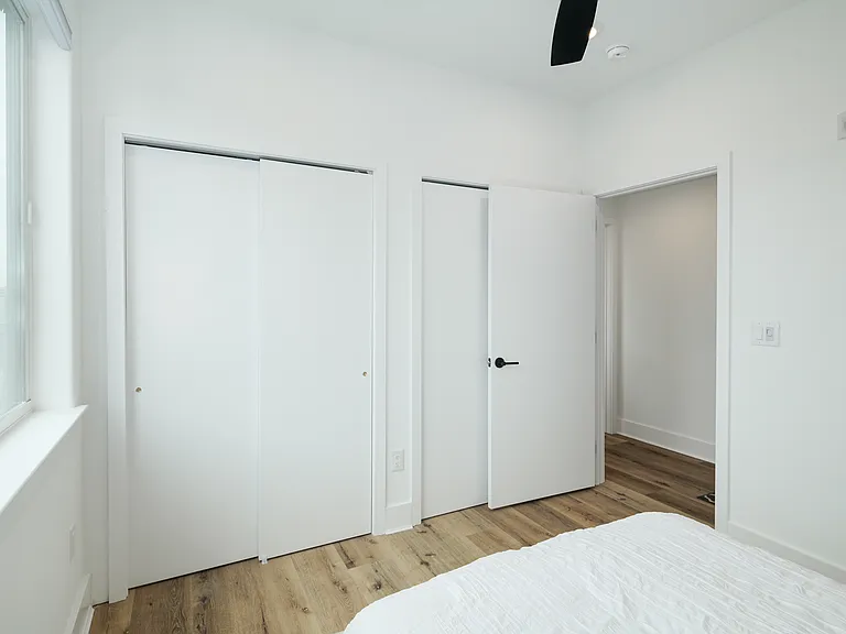 2621 W Oxford St #401 — Photo 2