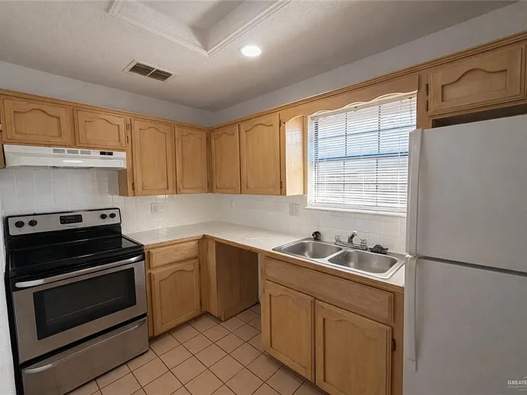 607 Gastel Cir #F — Photo 7